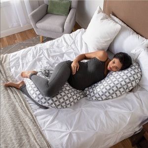 Boppy slip covered total body pregnancy pillow.